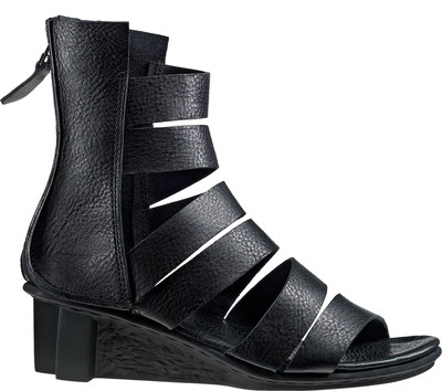 Elegant, high-cut Trippen sandal in black